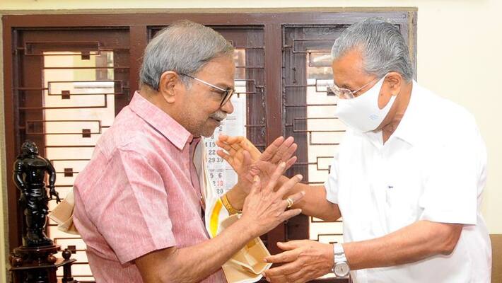 Pinarayi Vijayam meets MT Vasudevan Nair Pinarayi Vijayam meets MT Vasudevan Nair