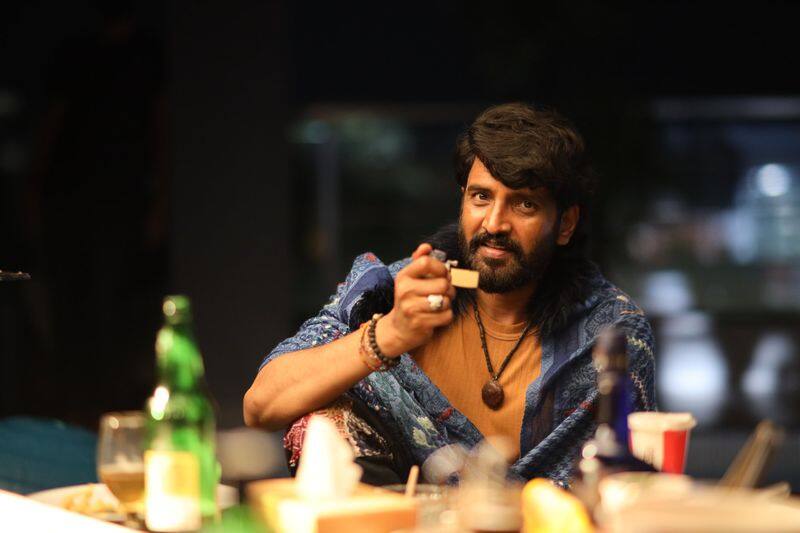 Ratna kumar directional santhanam starrer gulugulu movie gets poor review in twitter