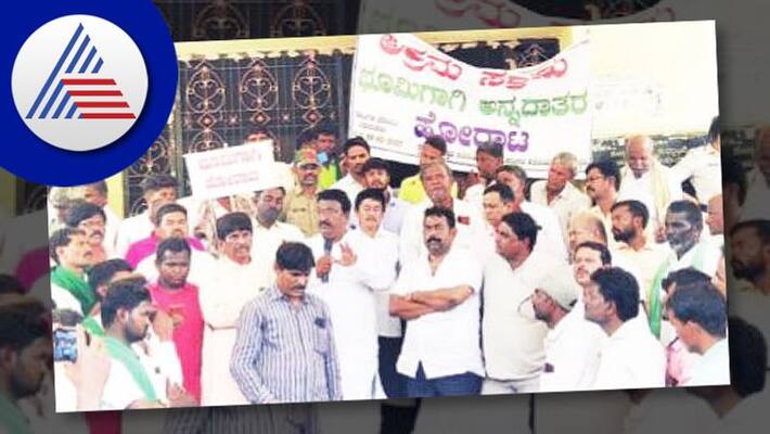 Outrage against farmers' evict koppala rav Outrage against farmers' evict koppala rav