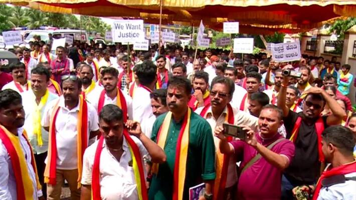 protest in honnavar for demanding multi specialty hospital at Uttara Kannada rbj protest in honnavar for demanding multi specialty hospital at Uttara Kannada rbj