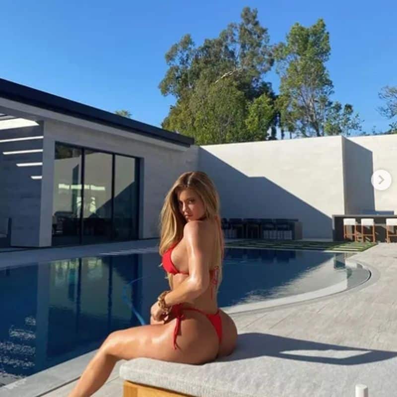 HOT & SEXY pictures, video: Kylie Jenner's bedroom photos go viral; don't  miss them