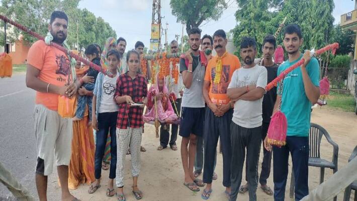sikar news sawan 2022 farmer son fulfill his 100 year old mother wish to do lohargal pilgrimage by carrying her in kanwar sca sikar news sawan 2022 farmer son fulfill his 100 year old mother wish to do lohargal pilgrimage by carrying her in kanwar sca