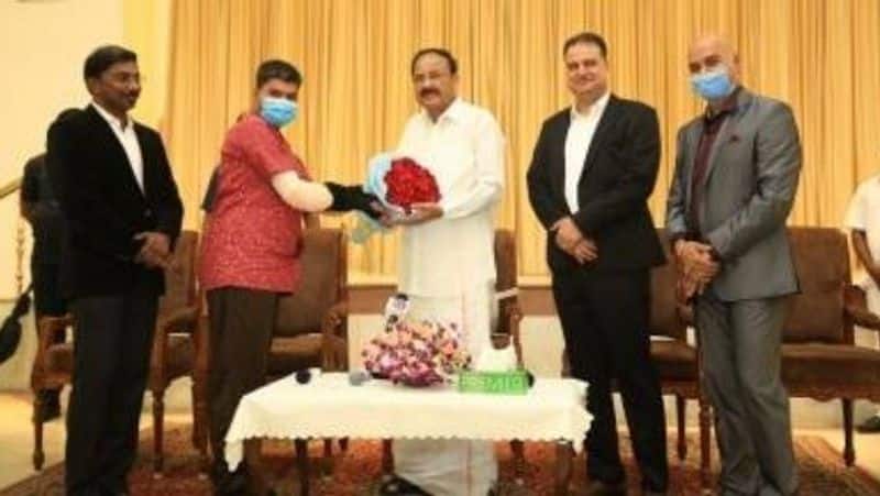 24 year old man successfully undergoes hands transplant in Tamil Nadu hospital
