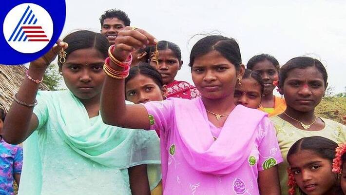 Scorpion Fair Held During Naga Panchami in Yadgir grg Scorpion Fair Held During Naga Panchami in Yadgir grg