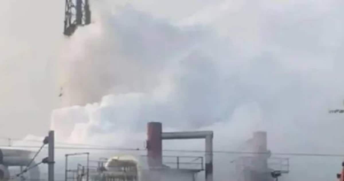 Gas leak in Andhra; Vomiting and nausea for workers, more information