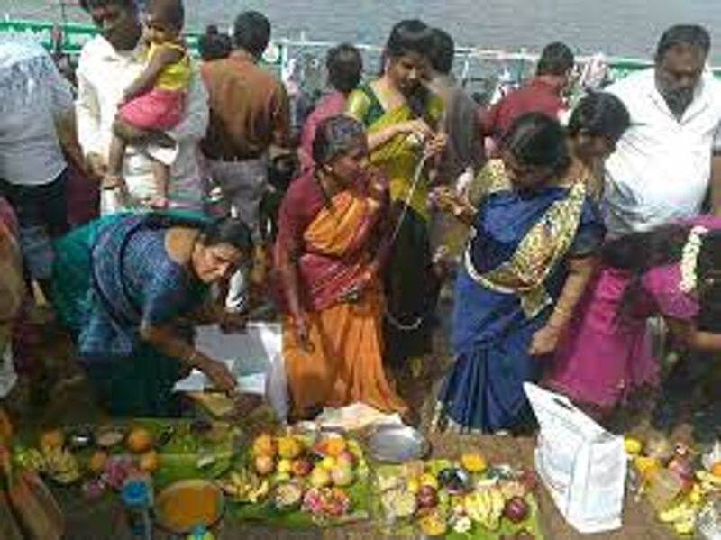 Aadi Perukku Festival- People flock to Cauvery river