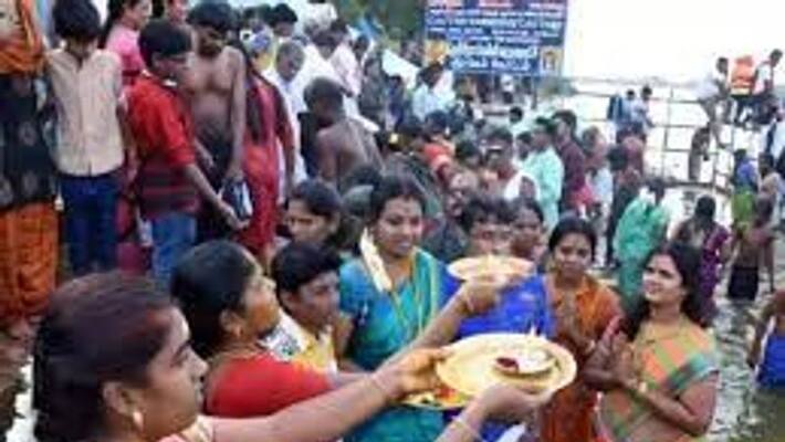 Aadi Perukku Festival- People flock to Cauvery river Aadi Perukku Festival- People flock to Cauvery river