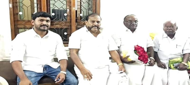 AIADMK officials of Salem district have personally met and expressed their support for OPS
