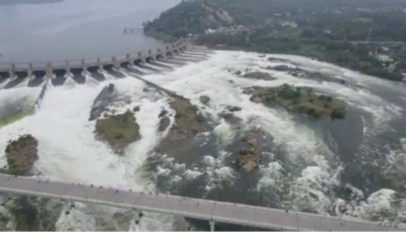 Increase in water flow to Mettur Dam.. Flood warning for 3rd day for 11 districts!! 
