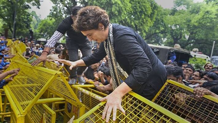 Priyanka Gandhi says PM has sold national assets to friends, asks why no probe Priyanka Gandhi says PM has sold national assets to friends, asks why no probe