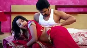 Swachh Bharat Xxx Video Bf Video Sex Video Song - Sexy Video: Bhojpuri actress Monalisa and Pawan Singh's romantic song  'Muaai Dihala Rajaji' goes viral (Watch)