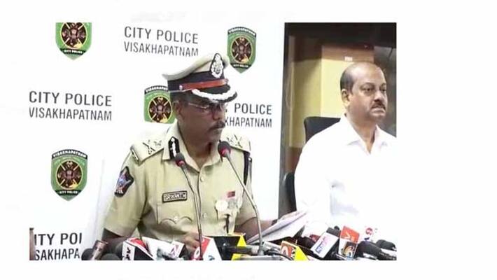 Five held for selling Drugs In Visakhapatnam Five held for selling Drugs In Visakhapatnam