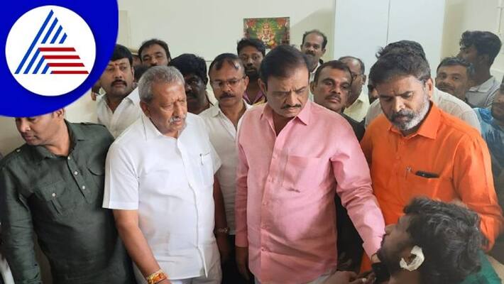 minister byrathi basavaraj meet Malur Rss Worker who Assault in kolar gow minister byrathi basavaraj meet Malur Rss Worker who Assault in kolar gow