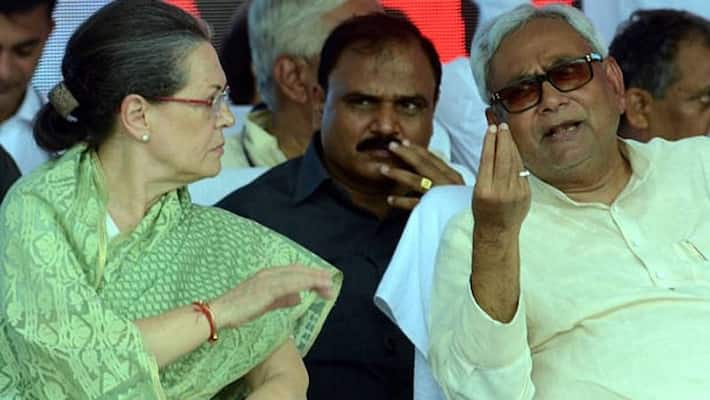 Nitish Kumar dials Sonia Gandhi as BJP-JDU rift widens bpsb Nitish Kumar dials Sonia Gandhi as BJP-JDU rift widens bpsb