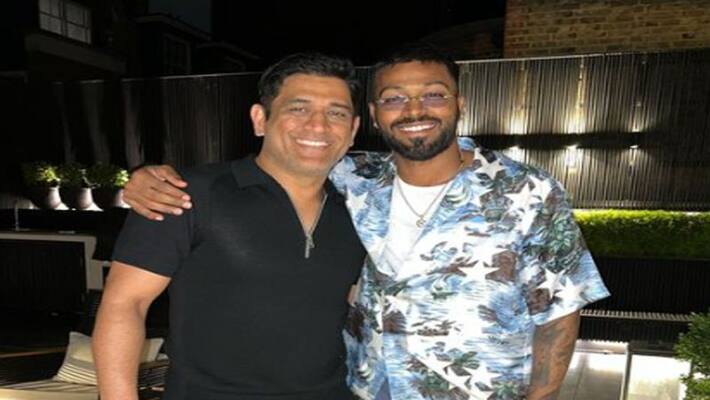 MS Dhoni spotted while moving dance steps with Hardik pandya in dubai MS Dhoni spotted while moving dance steps with Hardik pandya in dubai