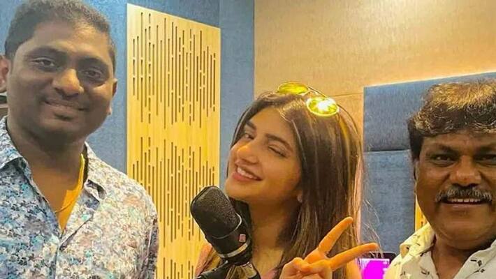 Heroine Sreeleela Started Dhamaka Movie Dubbing Heroine Sreeleela Started Dhamaka Movie Dubbing