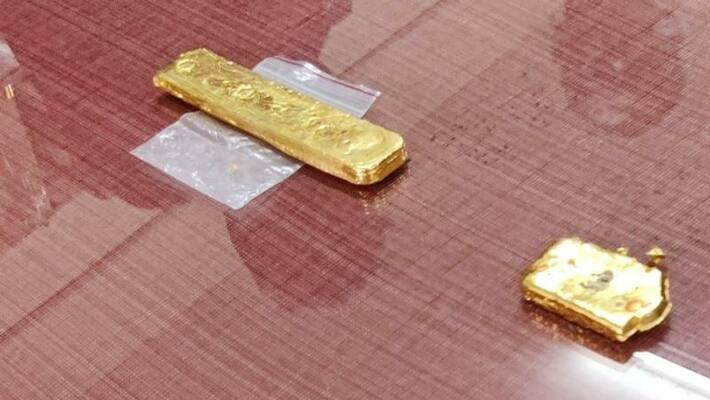 Customs Seized 15 Kg Of Gold Worth 7.87 Crores At Mumbai Airport Customs Seized 15 Kg Of Gold Worth 7.87 Crores At Mumbai Airport