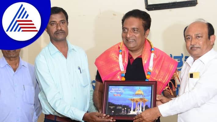 actor prakash raj slams bjp government on road development at mysuru gvd actor prakash raj slams bjp government on road development at mysuru gvd
