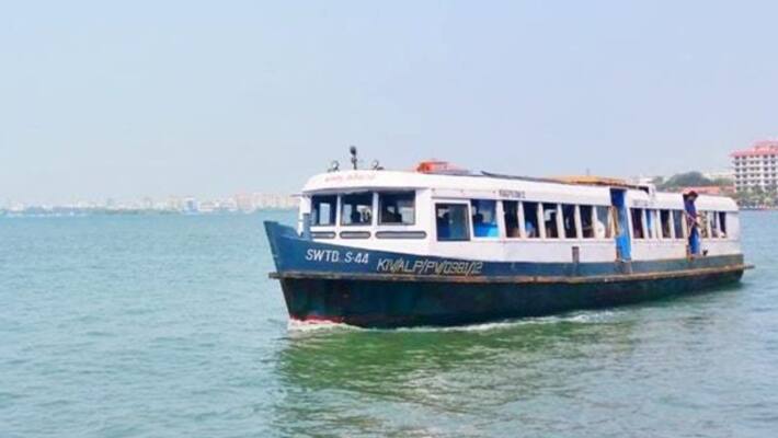 10 students dead, 15 injured as boat capsizes in northwest Pakistan 10 students dead, 15 injured as boat capsizes in northwest Pakistan