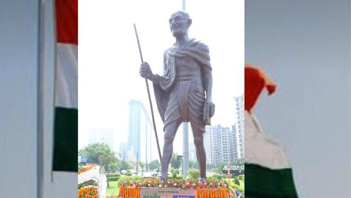 Mahatma Gandhi Statue 20 Feet High Mahatma Gandhi Statue Made From 1,000 Kg Waste Unveiled in Noida Mahatma Gandhi Statue 20 Feet High Mahatma Gandhi Statue Made From 1,000 Kg Waste Unveiled in Noida