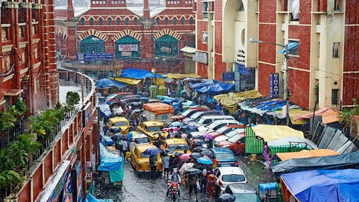 Condensed low pressure, heavy rain in adjoining districts including Kolkata bpsb Condensed low pressure, heavy rain in adjoining districts including Kolkata bpsb