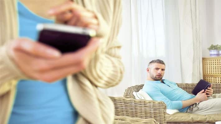 Women found underwear in husband pocket he was having affair with his assistant dva Women found underwear in husband pocket he was having affair with his assistant dva