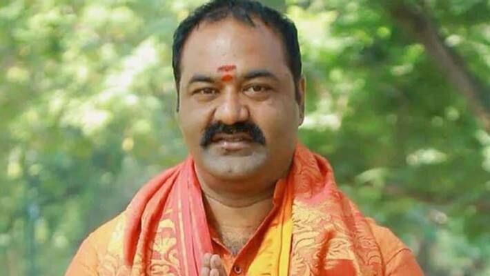 Telangana Bjp leader Gnanendra Prasad found dead hanged himself to ceiling fan at his residence Hyderabad ckm Telangana Bjp leader Gnanendra Prasad found dead hanged himself to ceiling fan at his residence Hyderabad ckm