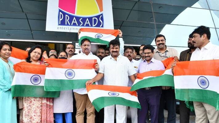 National flags: Telangana government has started distribution of 1.20 crore national flags National flags: Telangana government has started distribution of 1.20 crore national flags