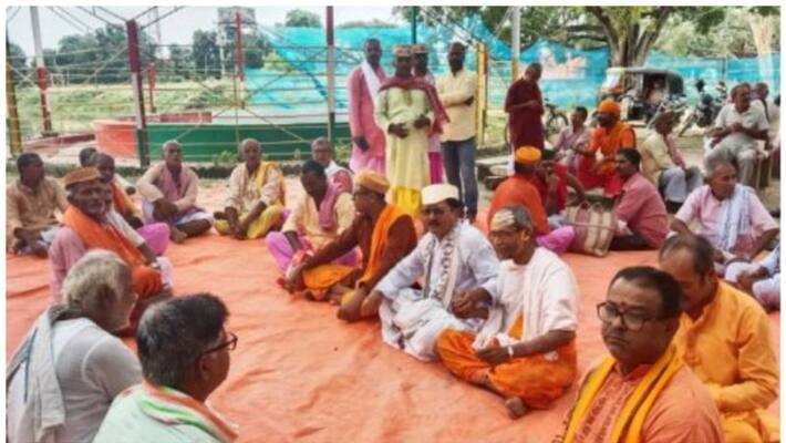 grooms for sale in bihars madhubani market bride selects grooms grooms for sale in bihars madhubani market bride selects grooms