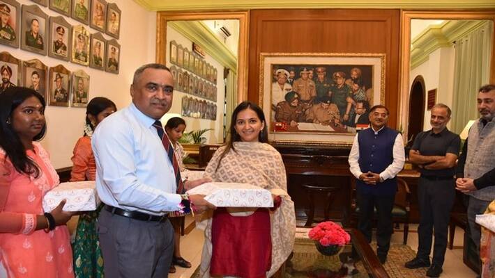 Army chief receives 70 thousand Rakhis for soldiers in border areas vva Army chief receives 70 thousand Rakhis for soldiers in border areas vva