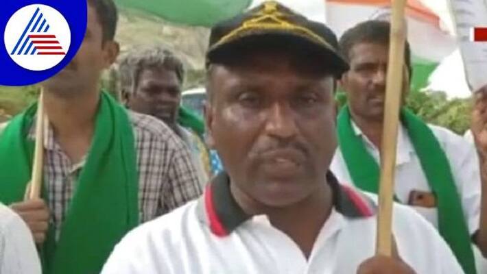 Ex Army Man Shivanandreddy Padayatra to CM Bommai House For Land Allotment grg Ex Army Man Shivanandreddy Padayatra to CM Bommai House For Land Allotment grg