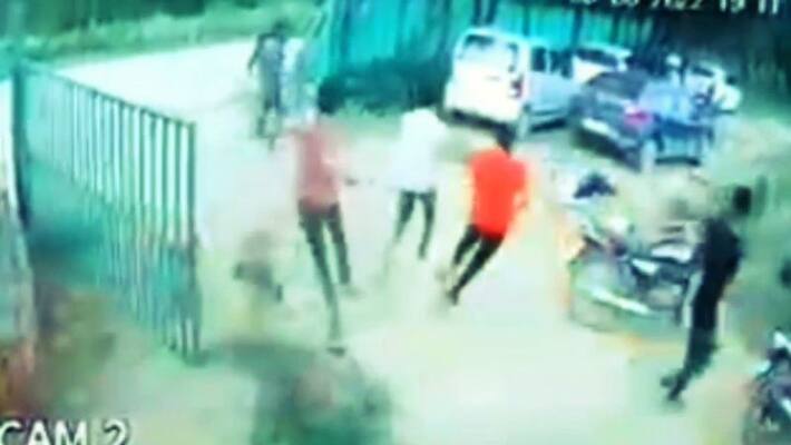 sawai madhopur news goons attack and fired at man who is working in tea stall injured victim hospitalized see CCTV video sca sawai madhopur news goons attack and fired at man who is working in tea stall injured victim hospitalized see CCTV video sca