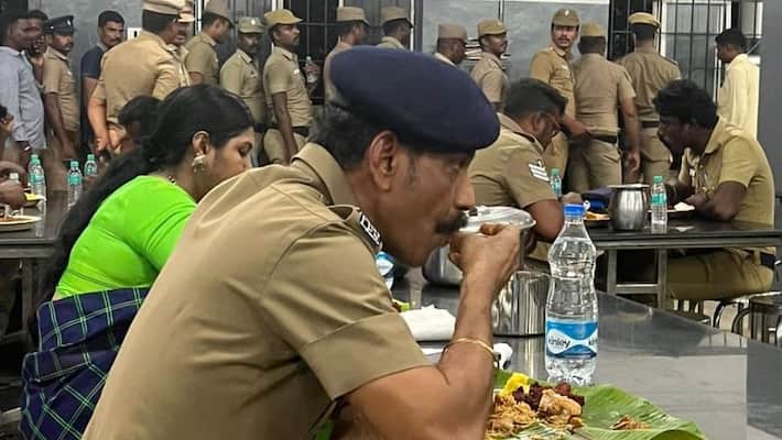 Curry feast for 4000 police... Mutton biryani in banana leaves, DGP Shailendrababu tasted it.. Curry feast for 4000 police... Mutton biryani in banana leaves, DGP Shailendrababu tasted it..