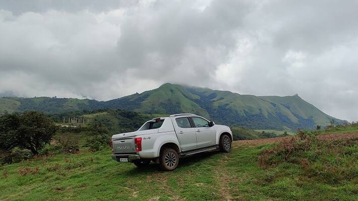 Good looking best performance with off road capability Isuzu V cross test drive review ckm Good looking best performance with off road capability Isuzu V cross test drive review ckm