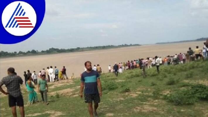 Several passengers missing after boat accident in Yamuna River at banda Several passengers missing after boat accident in Yamuna River at banda