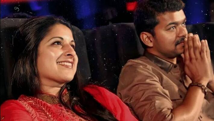 Actor vijay Wife Sangeetha watched Viruman Movie FDFS with Director Shankar family Actor vijay Wife Sangeetha watched Viruman Movie FDFS with Director Shankar family