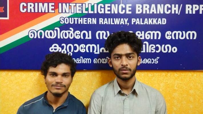 Hashish oil and Ganja seized again in Palakkad Junction Railway station Hashish oil and Ganja seized again in Palakkad Junction Railway station