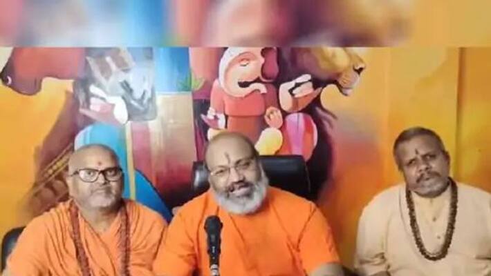 Narasimhanand Giri said big thing on Har Ghar Tricolor campaign said this tricolor has ruined them Narasimhanand Giri said big thing on Har Ghar Tricolor campaign said this tricolor has ruined them