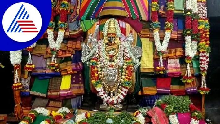 Special decoration of sarees by weavers for historical Badami Banashankari Devi gow Special decoration of sarees by weavers for historical Badami Banashankari Devi gow