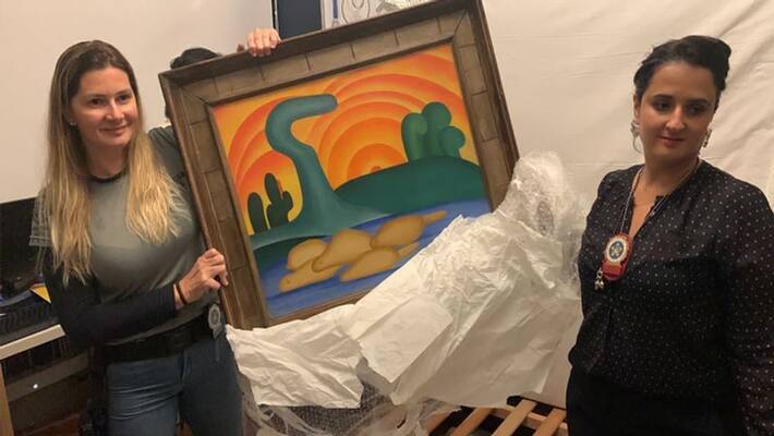 daughter swindled mother of more than 100 million dollar in art police arrested woman NTP daughter swindled mother of more than 100 million dollar in art police arrested woman NTP