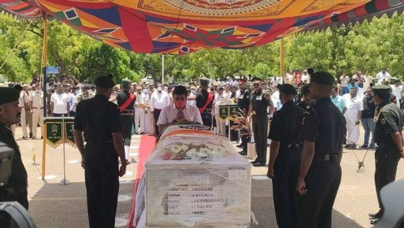 Minister Collector and officials pay tribute to Ranuva warrior Lakshmanan