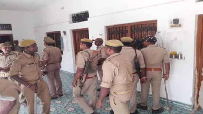 Azamgarh Property copying mafia SP leader Israr Ahmed attached police took major action after court order Azamgarh Property copying mafia SP leader Israr Ahmed attached police took major action after court order