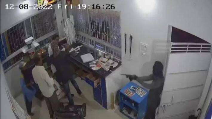 ranchi news goons rob cash from petrol pump with weapons sca ranchi news goons rob cash from petrol pump with weapons sca