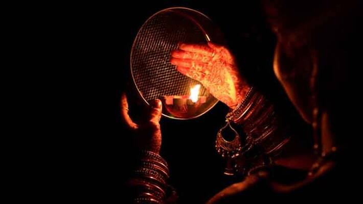 Karwa Chauth 2022 When will the Karwa Chauth fast be done know the date worship method and Muhurta MMA Karwa Chauth 2022 When will the Karwa Chauth fast be done know the date worship method and Muhurta MMA