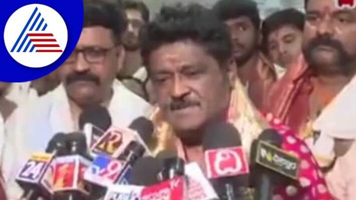 World need a leader like Modi to stop wars says jaggesh at mantralaya rav World need a leader like Modi to stop wars says jaggesh at mantralaya rav
