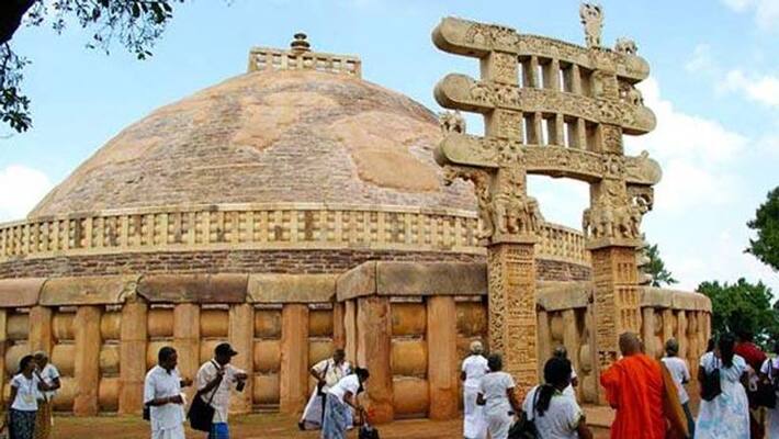 British officer had discovered the stupas of Sanchi, know why the Buddhist stupas were built in Sanchi kpg British officer had discovered the stupas of Sanchi, know why the Buddhist stupas were built in Sanchi kpg
