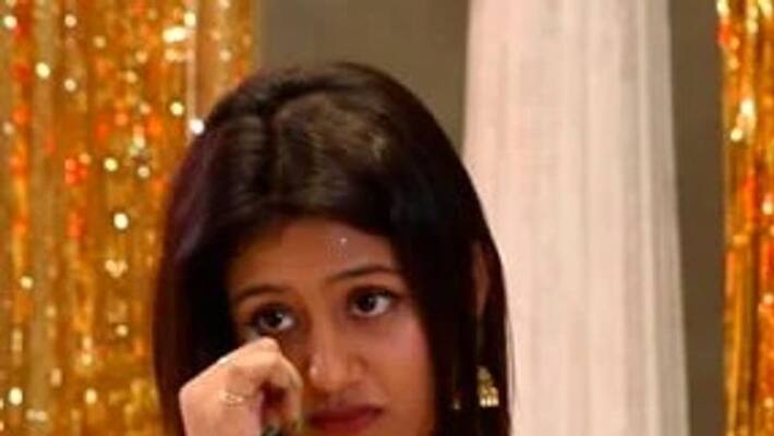 Anjali Arora controversy kachcha badam girl trolled for holding National flag waring midriff short dress ckm Anjali Arora controversy kachcha badam girl trolled for holding National flag waring midriff short dress ckm