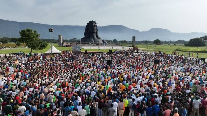 sadhguru proud about india for the development on 75th independence day sadhguru proud about india for the development on 75th independence day