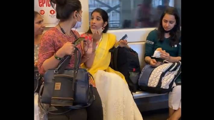 women fight in delhi metro foe seat video goes viral apa women fight in delhi metro foe seat video goes viral apa