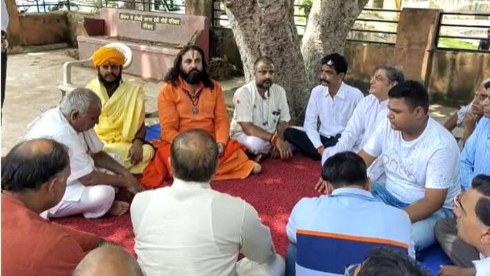 sikar news khatushyam stampede matter update now saints and priest support temple committee said they warn to do Agitation if needed sca sikar news khatushyam stampede matter update now saints and priest support temple committee said they warn to do Agitation if needed sca